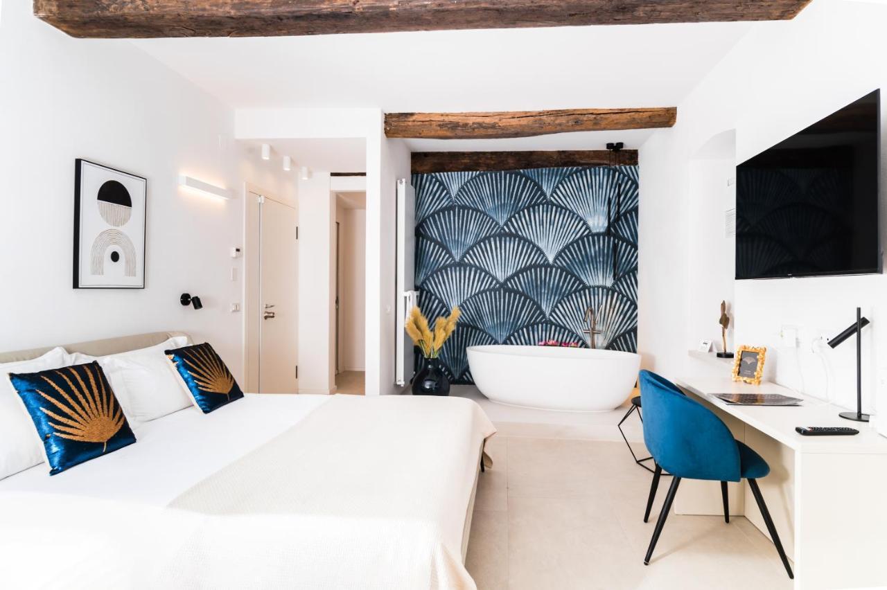 Mada Charm Piazza Apartment Vernazza